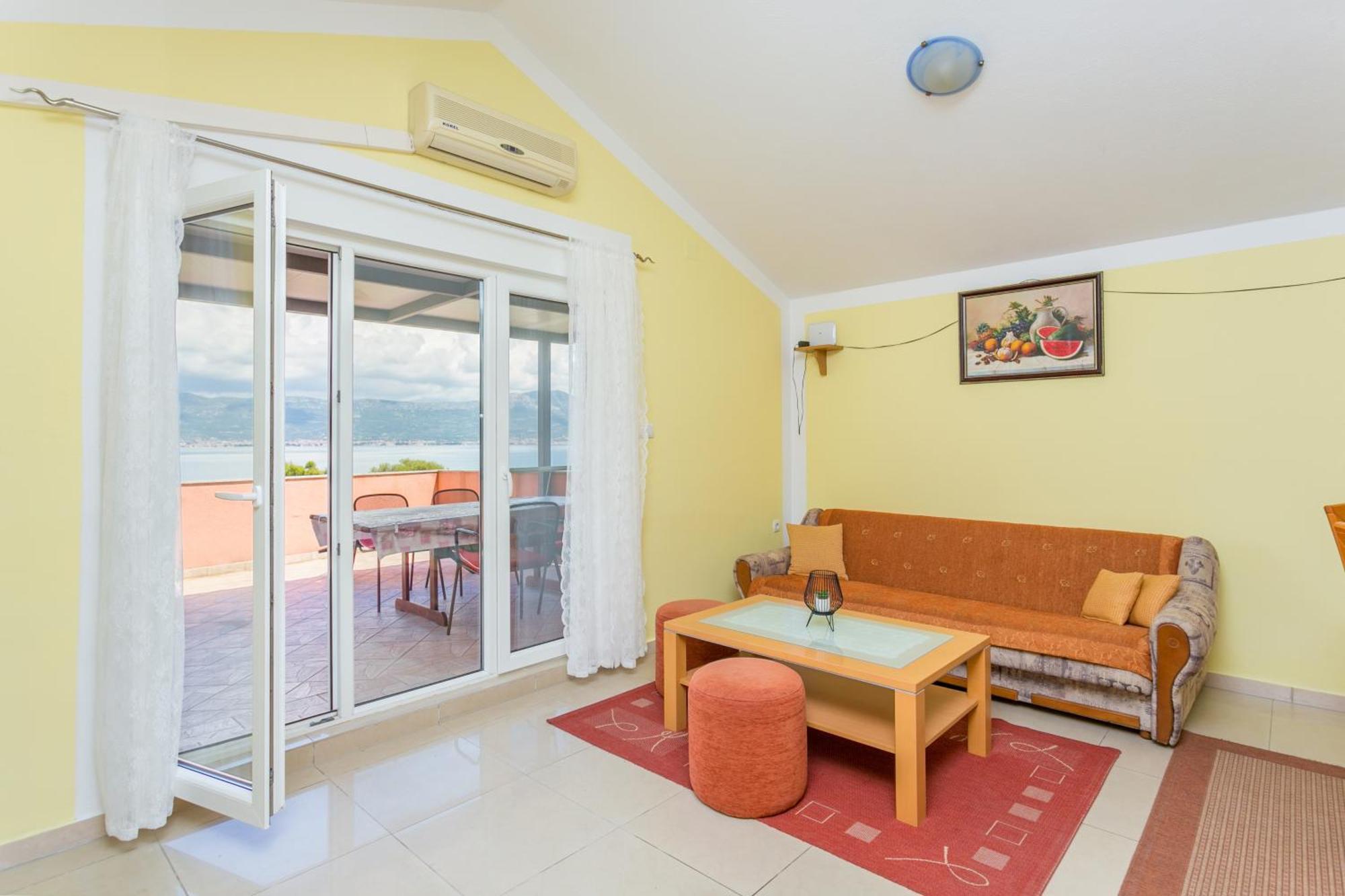 Apartments By The Sea Slatine, Ciovo - 11126 Room photo